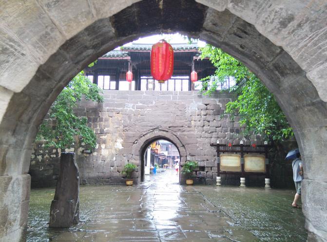亚马逊雨林为何被称为“人类禁区”，究竟有多恐怖？